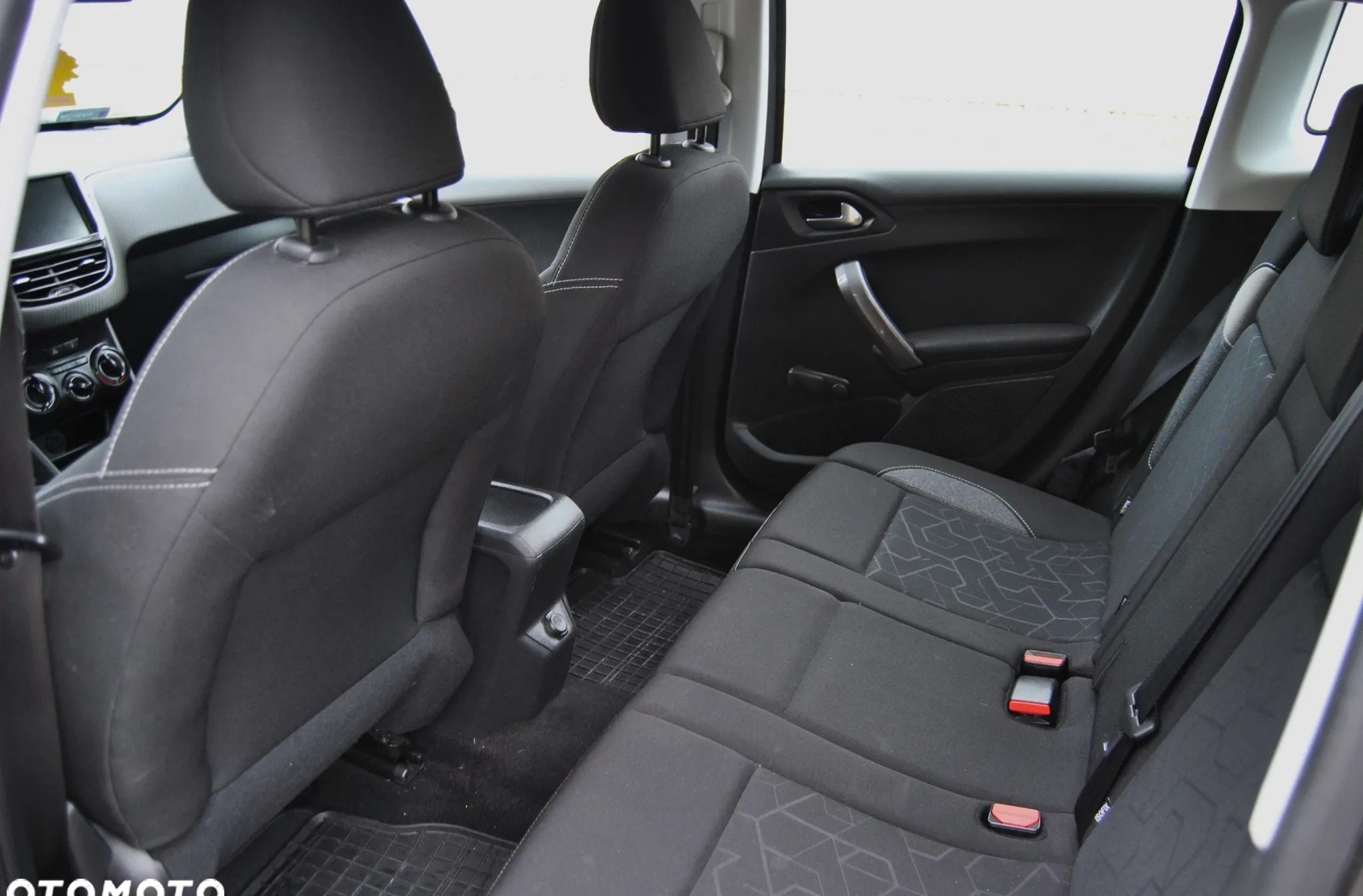 Peugeot 2008 cena 37900 przebieg: 150000, rok produkcji 2016 z Brzeg Dolny małe 154